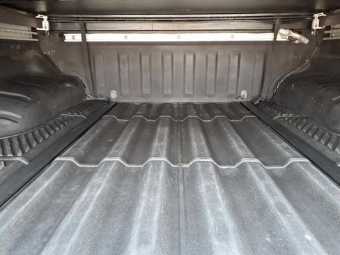 Used 2005 Nissan Frontier LE RWD image 16