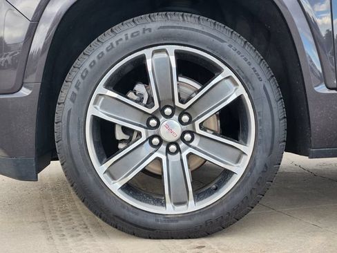 Used 2019 GMC Acadia Denali w/ Technology Package AWD/4WD image 13