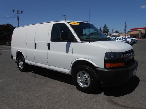 Used 2018 Chevrolet Express 2500 image 3