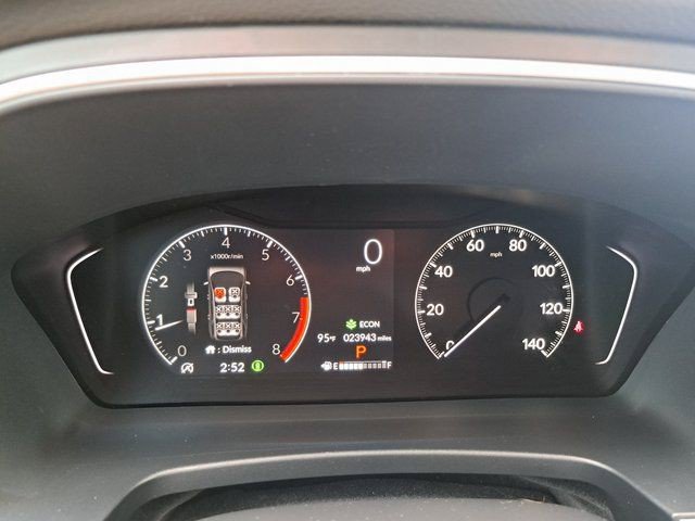 Used 2025 Honda Pilot Touring image 9