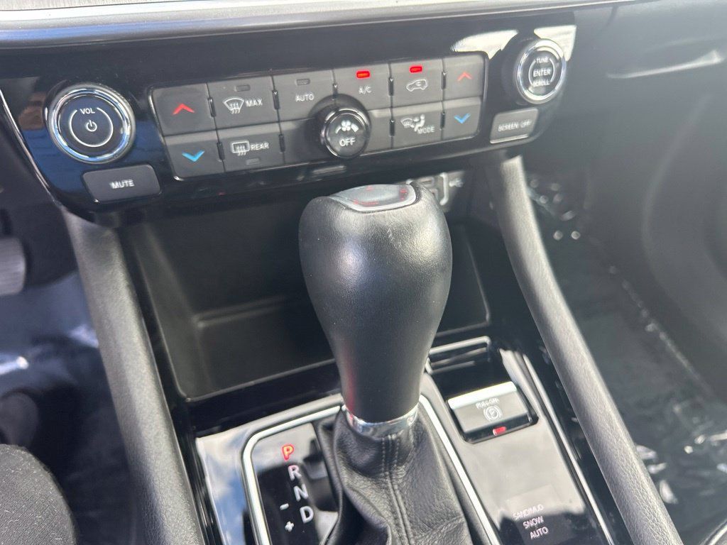 Used 2025 Jeep Compass Limited AWD/4WD image 14