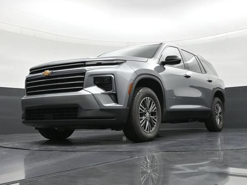 Used 2026 Chevrolet Traverse LT FWD image 20