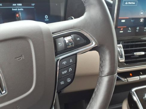 Used 2024 Lincoln Navigator Premiere image 14
