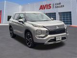 Used 2024 Mitsubishi Outlander SE image 3