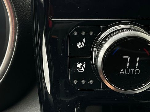 Used 2023 Toyota Highlander Platinum image 36