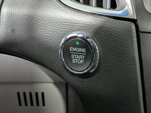 Used 2020 Ford Edge Titanium image 22