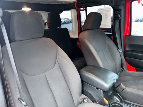 Used 2015 Jeep Wrangler Unlimited Sport w/ Quick Order Package 24S image 32
