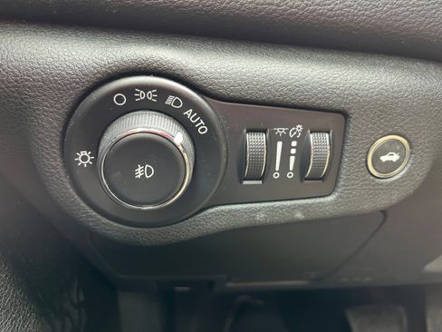 Used 2015 Chrysler 200 C w/ Navigation & Sound Group I AWD/4WD image 17