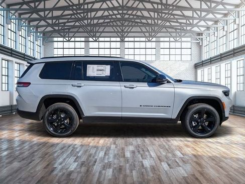 New 2025 Jeep Grand Cherokee L Limited w/ Luxury Tech Group II AWD/4WD image 3