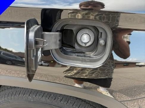 Used 2023 Chevrolet Traverse LT w/ LPO, Floor Liner Package AWD/4WD image 10