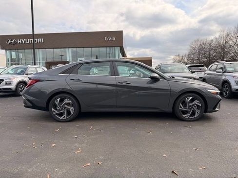 New 2026 Hyundai Elantra Limited FWD image 8