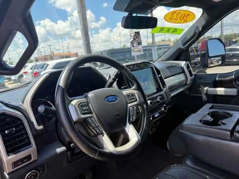 Used 2022 Ford F250 Lariat w/ Lariat Value Package AWD/4WD image 9