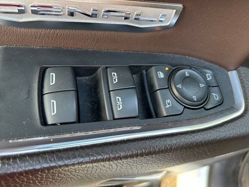 Used 2023 GMC Sierra 1500 Denali w/ Denali Reserve Package AWD/4WD image 18