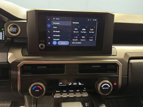 Used 2025 Toyota 4Runner SR5 AWD/4WD image 11