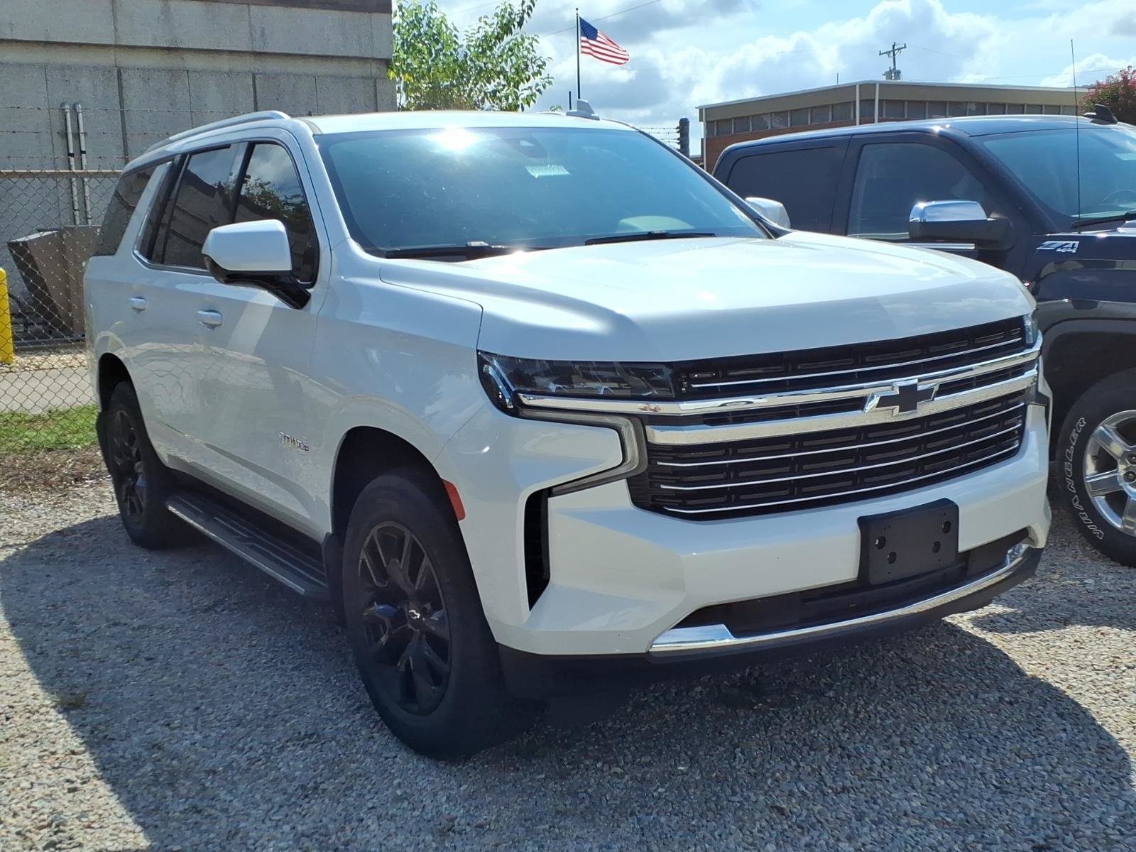 Used 2021 Chevrolet Tahoe LT w/ Rear Media and Nav Package AWD/4WD image 3