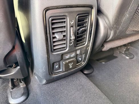 Used 2020 Jeep Grand Cherokee High Altitude AWD/4WD image 30