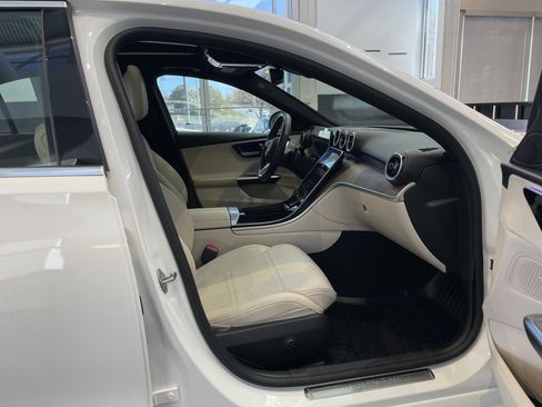 Used 2023 Mercedes-Benz C 300 4MATIC Sedan image 36