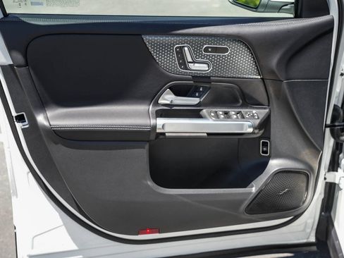 New 2026 Mercedes-Benz GLB 250 4MATIC image 19