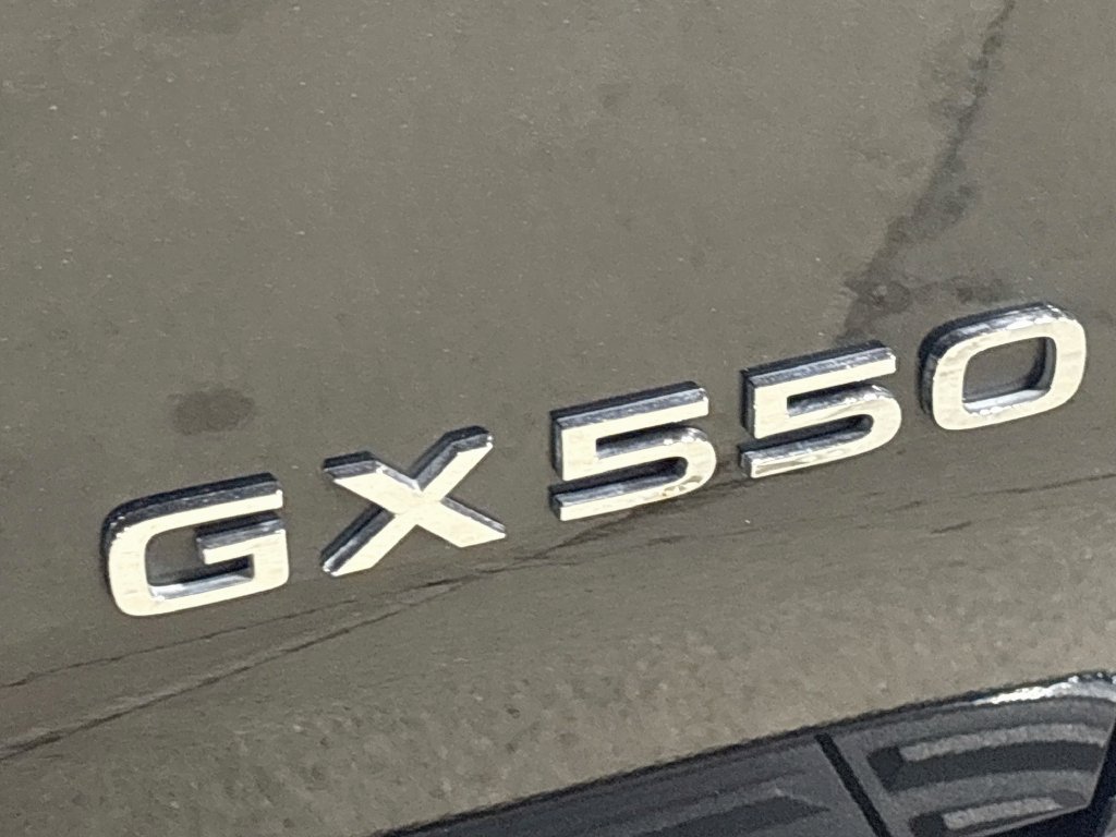 Used 2024 Lexus GX 550 w/ Cold Area Package AWD/4WD image 9