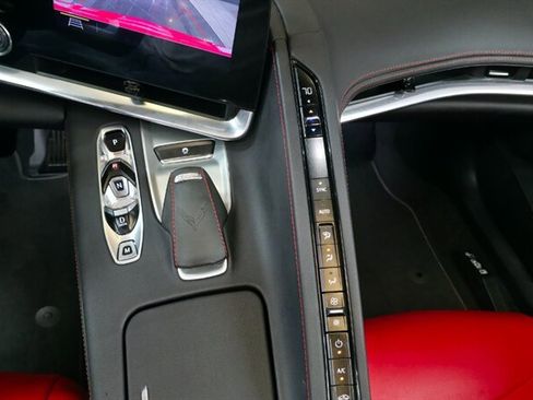 Used 2020 Chevrolet Corvette Stingray Coupe w/ Z51 Performance Package image 18