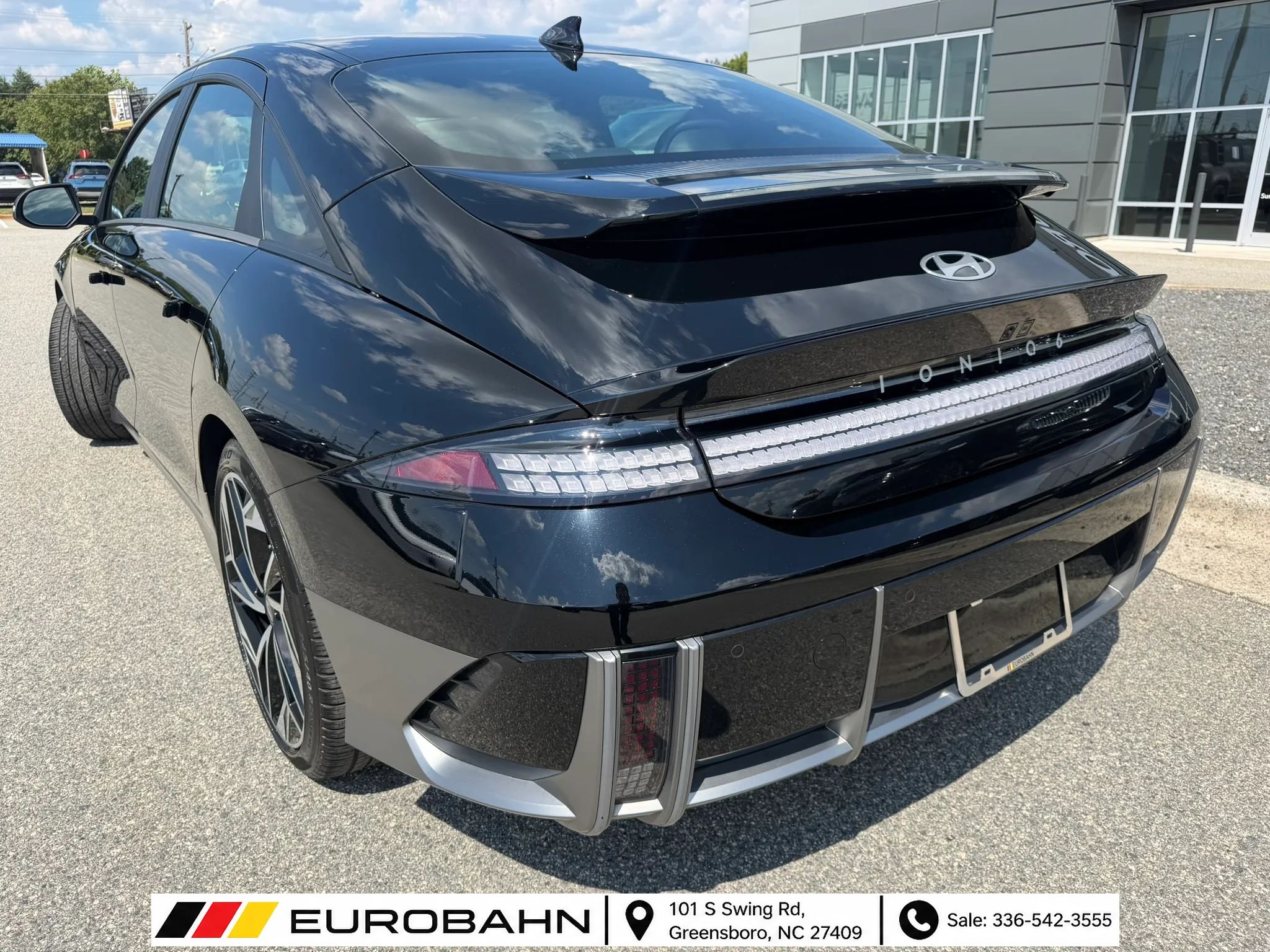 Used 2023 Hyundai Ioniq 6 SEL AWD/4WD image 3