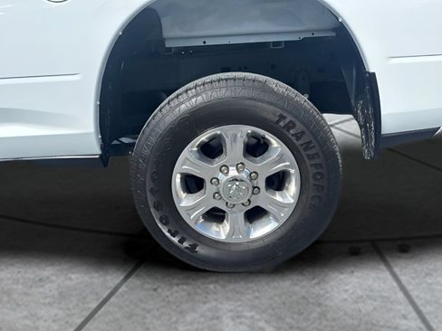 Used 2024 RAM 2500 Big Horn AWD/4WD image 20