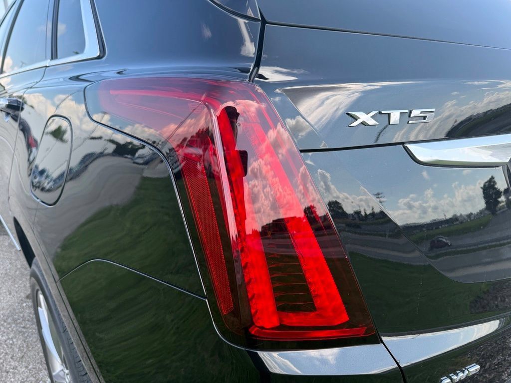 Certified 2024 Cadillac XT5 Premium Luxury AWD/4WD image 10