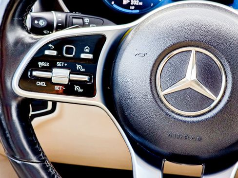 Used 2021 Mercedes-Benz GLC 300 GLC 300 image 34