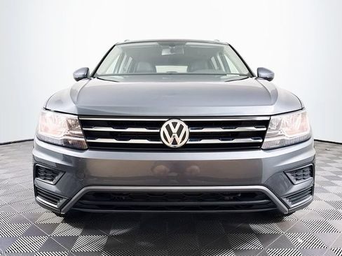 Used 2020 Volkswagen Tiguan SE FWD image 11