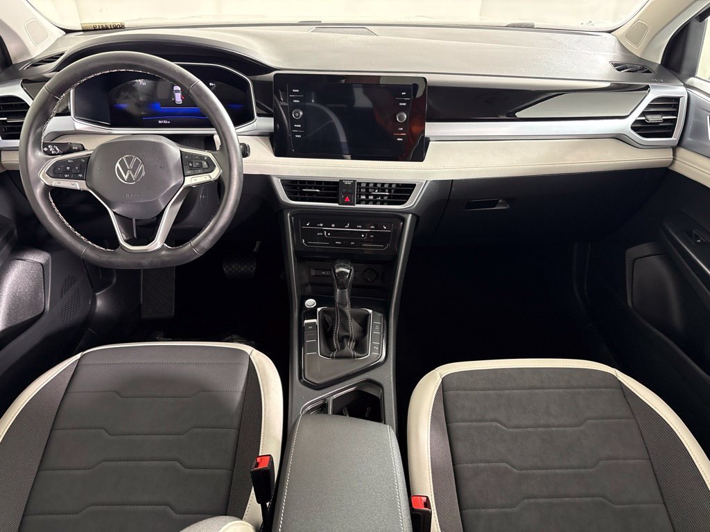 Used 2025 Volkswagen Taos SE FWD image 14
