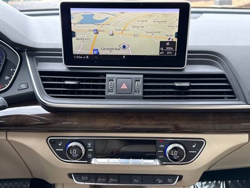 Used 2018 Audi Q5 2.0T Premium Plus w/ Premium Plus Package image 17