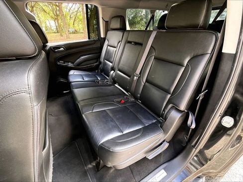 Used 2020 Chevrolet Suburban LT image 19