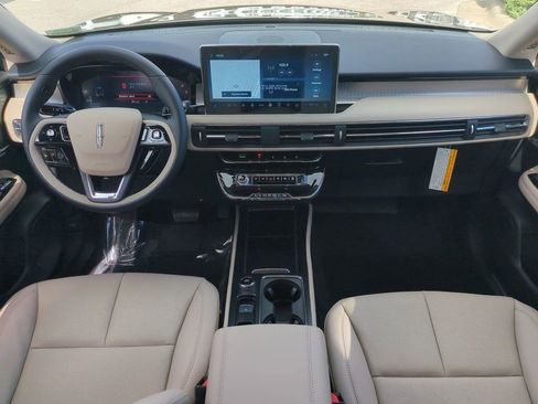 New 2026 Lincoln Corsair Premiere image 15