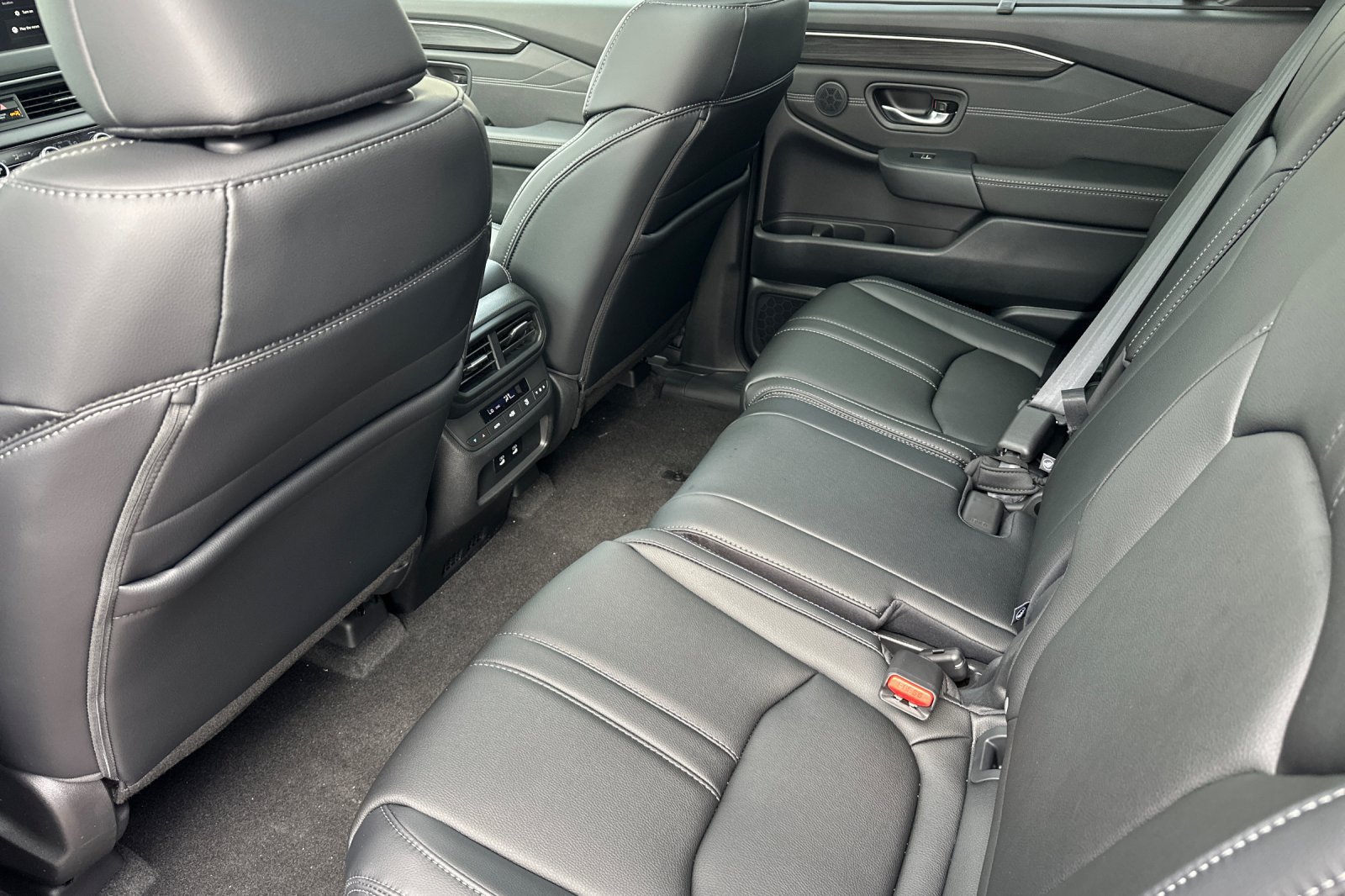 New 2026 Honda Pilot Touring image 12