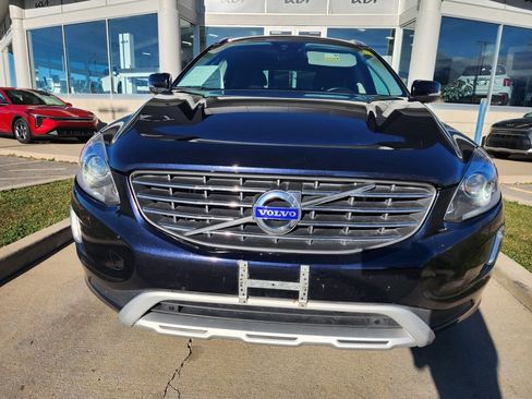 Used 2017 Volvo XC60 T6 Dynamic w/ Preferred Option Package image 2