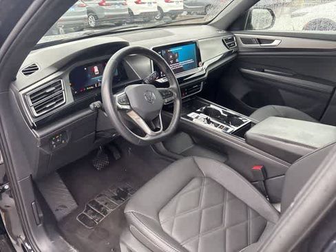 Used 2024 Volkswagen Atlas Cross Sport SE FWD image 9