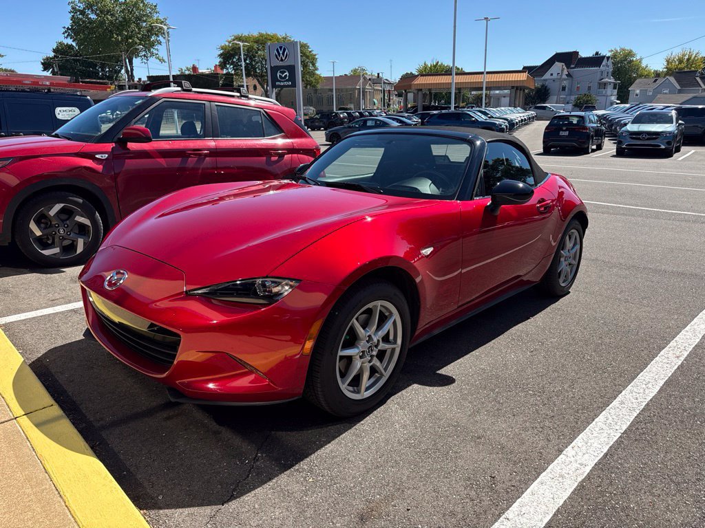 Used 2016 MAZDA MX-5 Miata Sport RWD image 1