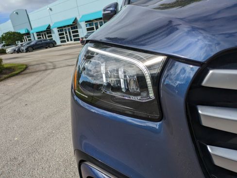 Used 2024 Mercedes-Benz GLS 580 4MATIC image 9