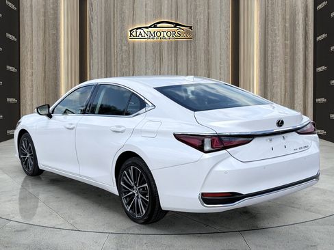 Used 2022 Lexus ES 250 w/ Premium Package image 9