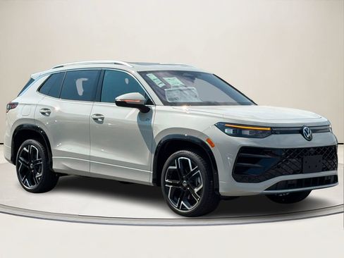 New 2026 Volkswagen Tiguan SEL R-Line AWD/4WD image 1