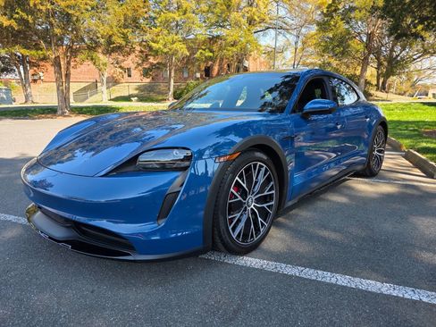 Used 2023 Porsche Taycan 4S image 67