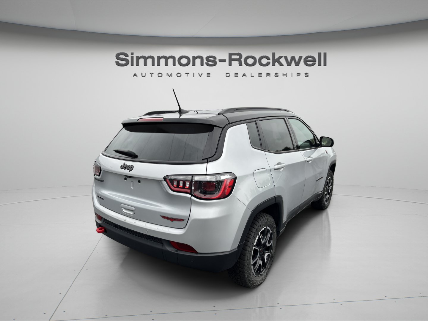 Used 2025 Jeep Compass Trailhawk AWD/4WD image 5