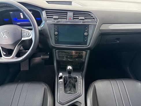 Used 2022 Volkswagen Tiguan SE FWD image 14