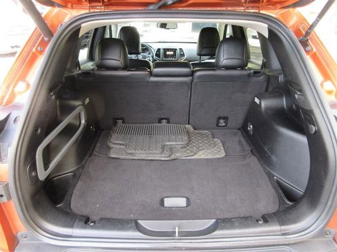 Used 2016 Jeep Cherokee Trailhawk w/ Comfort/Convenience Group image 6