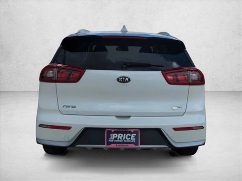 Used 2017 Kia Niro LX FWD image 7