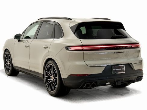 New 2026 Porsche Cayenne S image 3