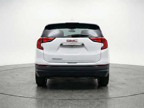 Used 2024 GMC Terrain SLE image 7