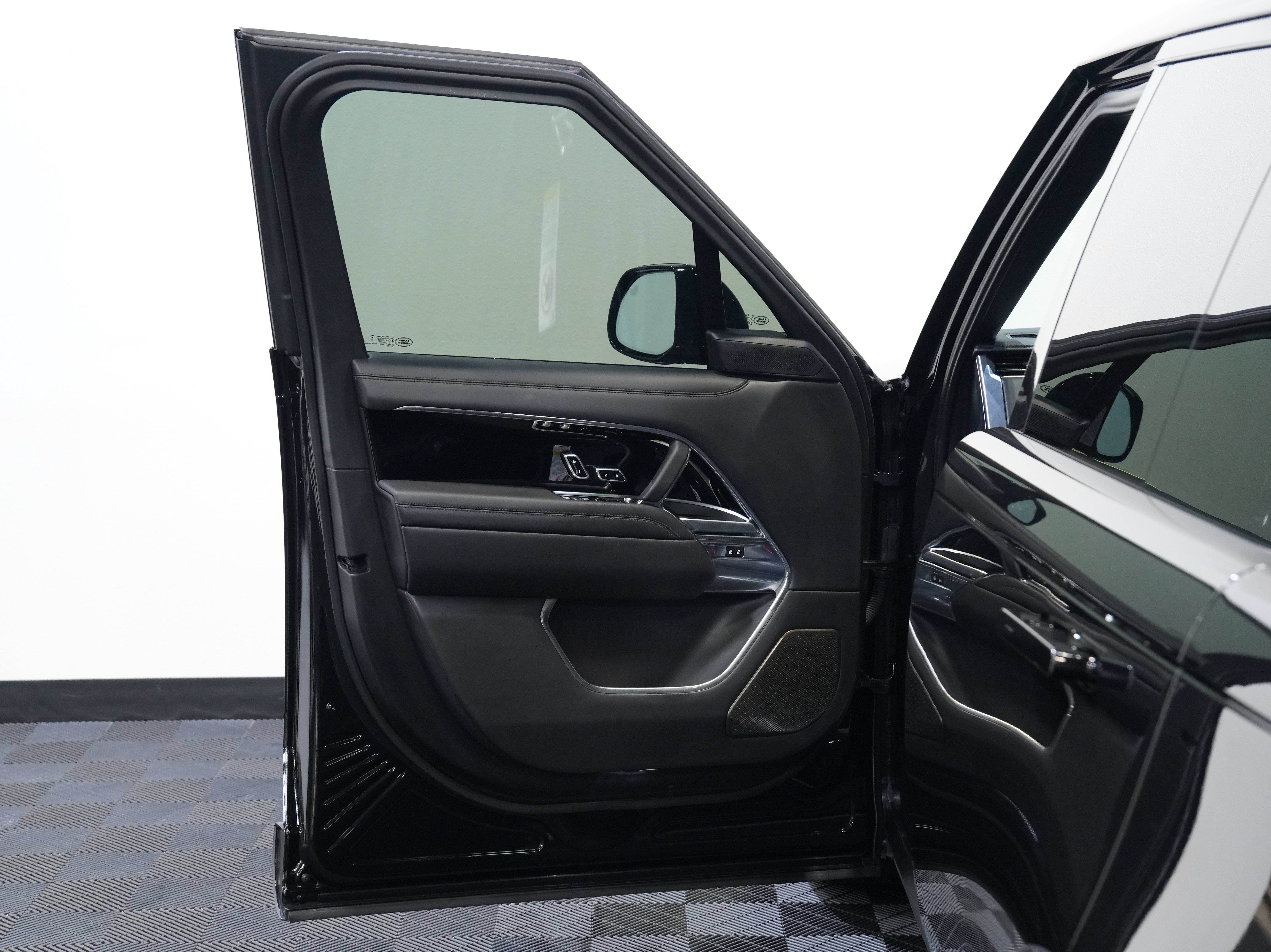 Used 2024 Land Rover Range Rover Autobiography AWD/4WD image 19