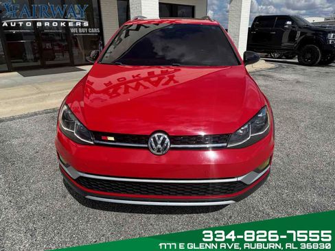 Used 2019 Volkswagen Golf Alltrack SEL image 2