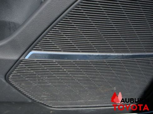 Used 2022 Audi Q8 Premium Plus image 12